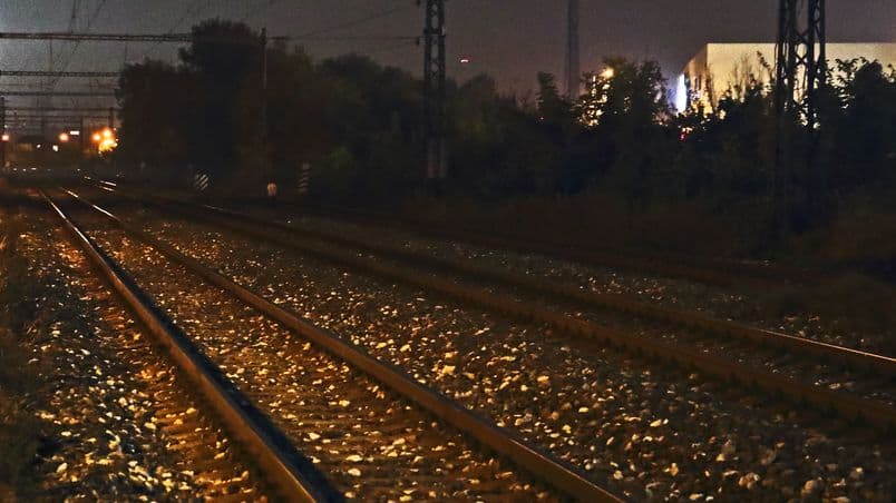 Gázolás: a sötétben hirtelen a vonat elé lépett egy ismeretlen nő