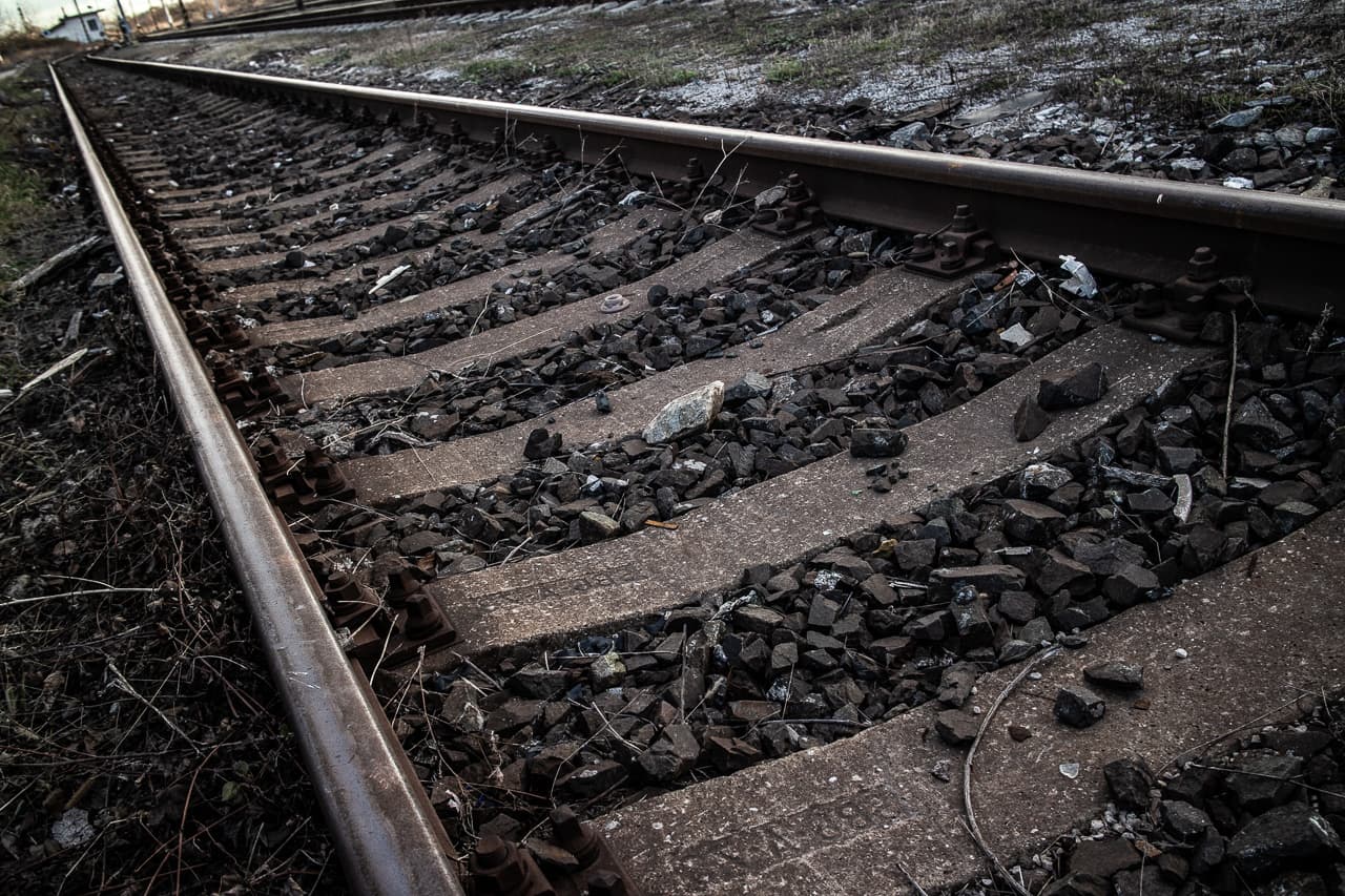 ÉSZMEGÁLL: Borzok akadályozzák a vasúti közlekedést