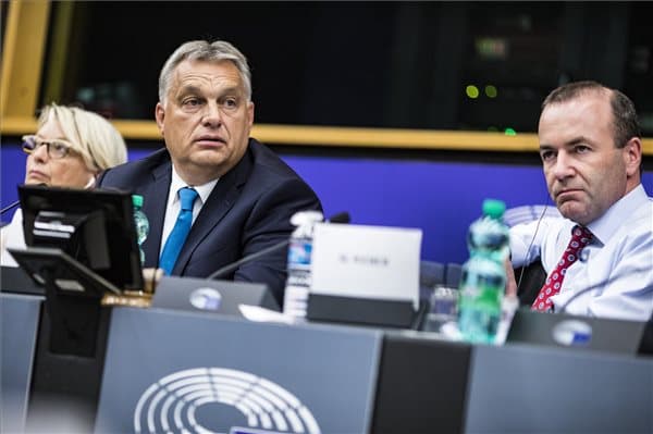 Orbánnak beint a pártcsalád feje, mert hiányolja a kompromisszumkészséget