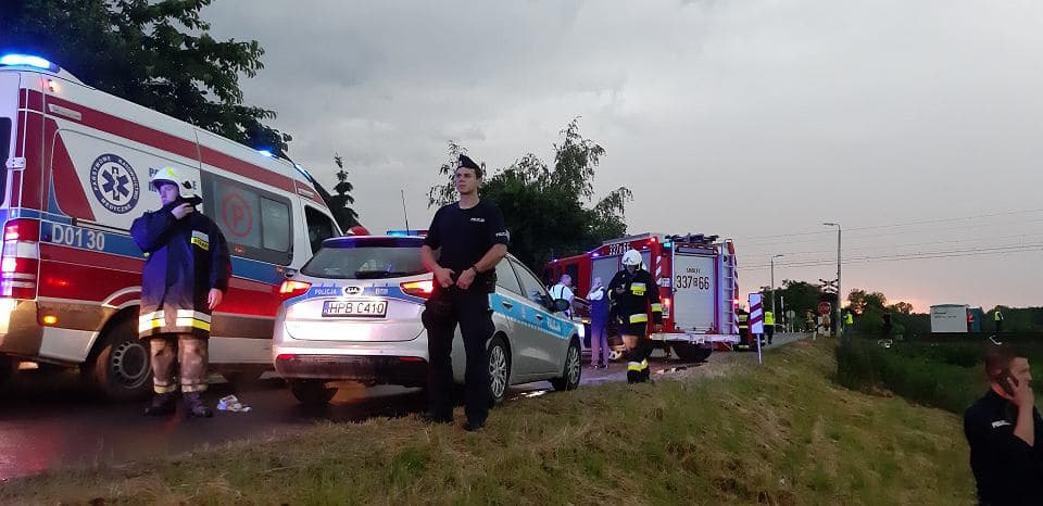 Vonat rohant egy autóba Lengyelországban, öten meghaltak