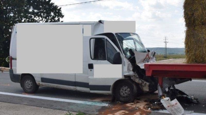 Teherautónak hajtott a furgon, 66 éves férfi vesztette életét
