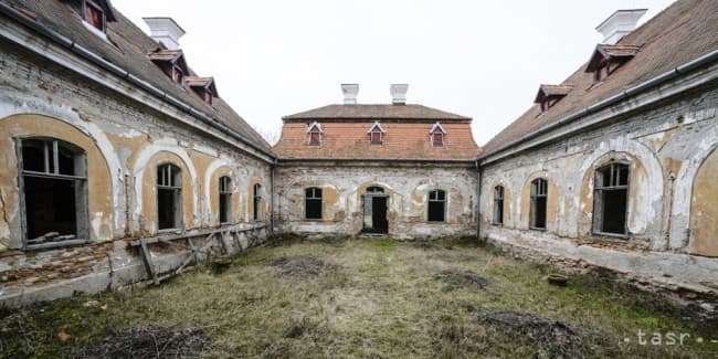 Több mint 700 ezer eurót kapott Zselíz a Norvég Alapból a kastély felújítására
