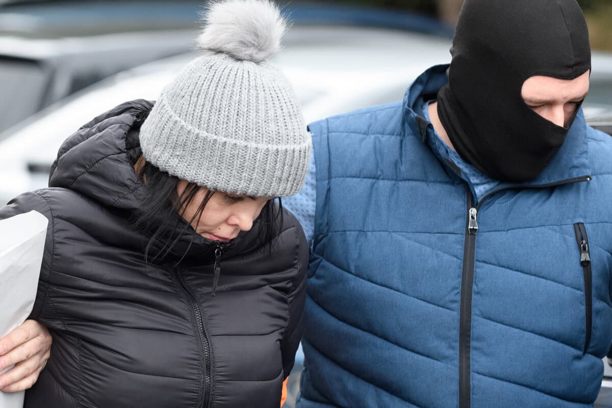 Zsuzsováék novemberig őrizetben maradnak